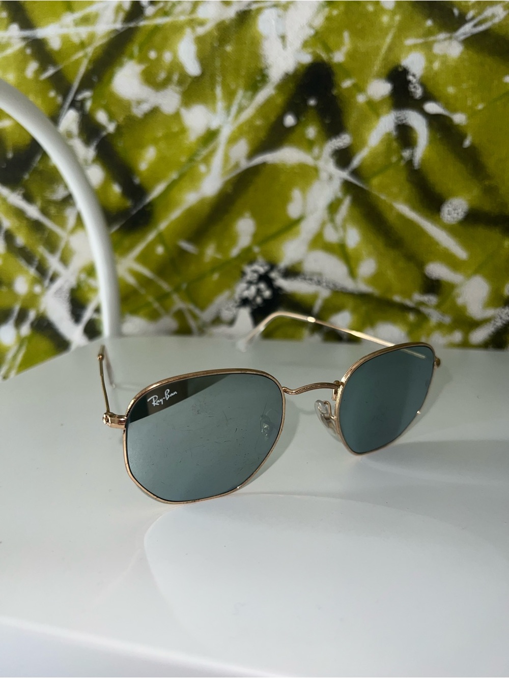 Ray-Ban Women's Gold Frame Sunglasses with mirrored Lenses - Picture 1 of 6